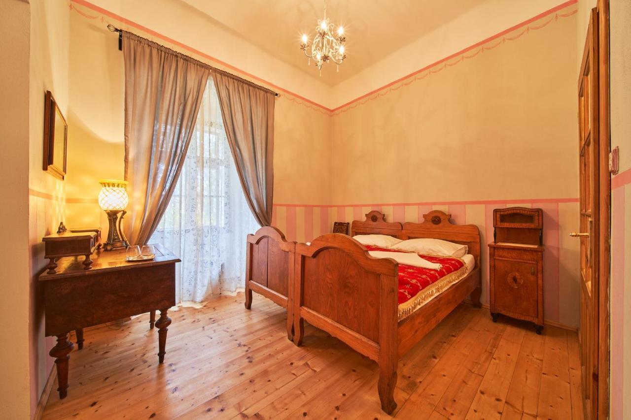 Penzion Zámek Lešany Netvořice Exterior foto