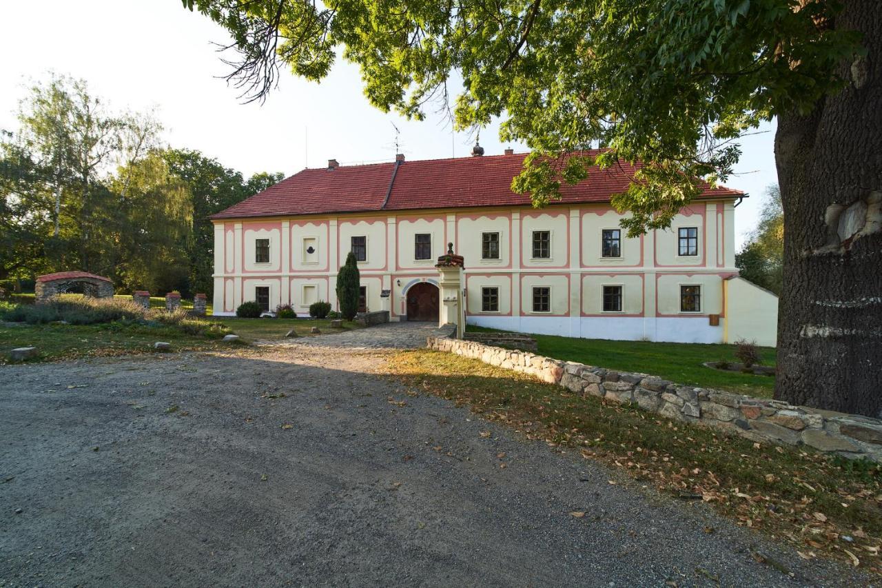 Penzion Zámek Lešany Netvořice Exterior foto